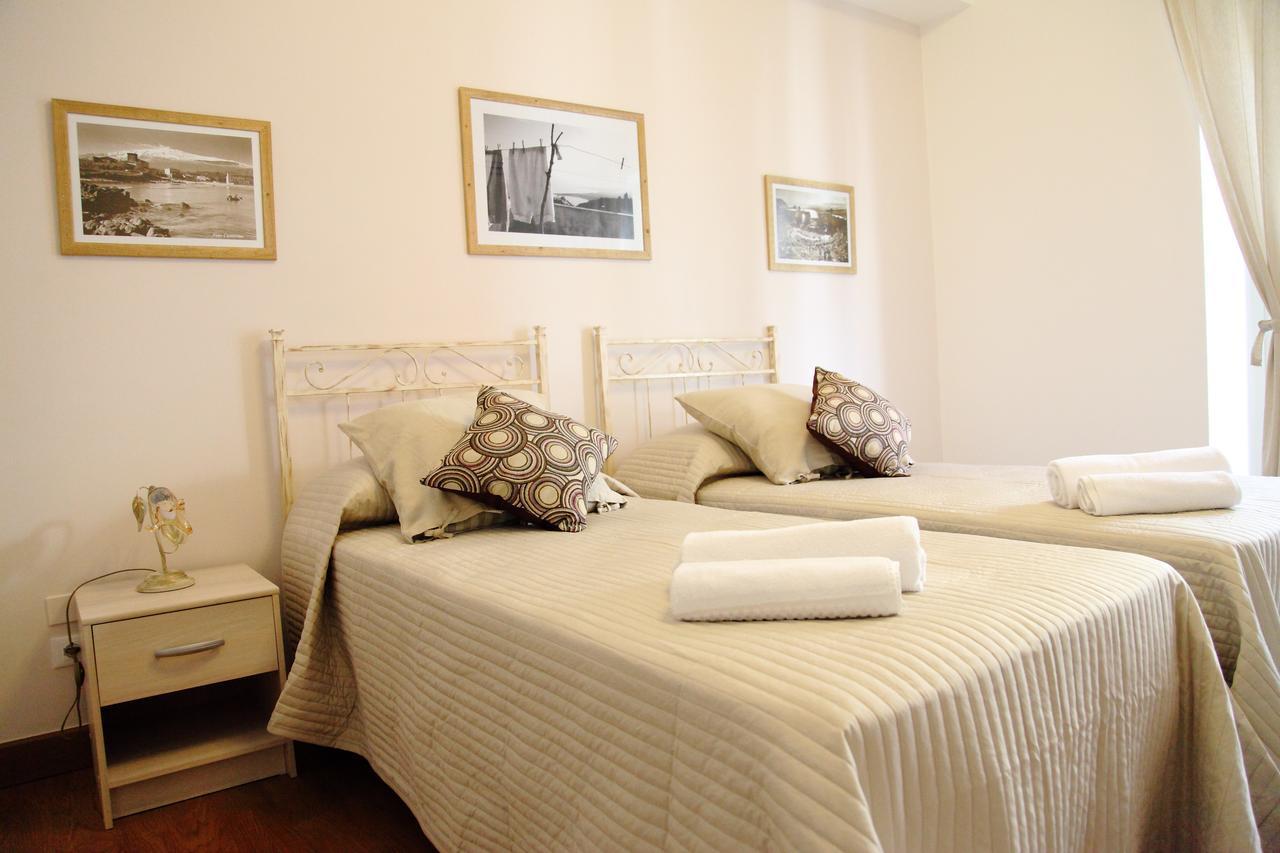 B&B Evelyne Taormina Exterior foto
